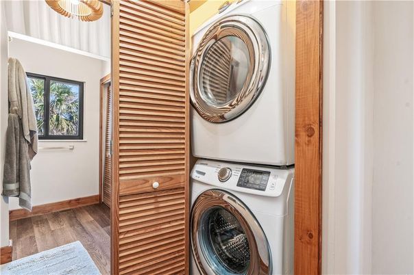 Interior, Utility Closets, Washer, Wood Texture Flooring
