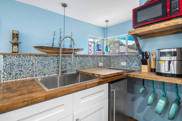 Interior, Kitchen, Pendant Lights, Stainless Steel Appliances