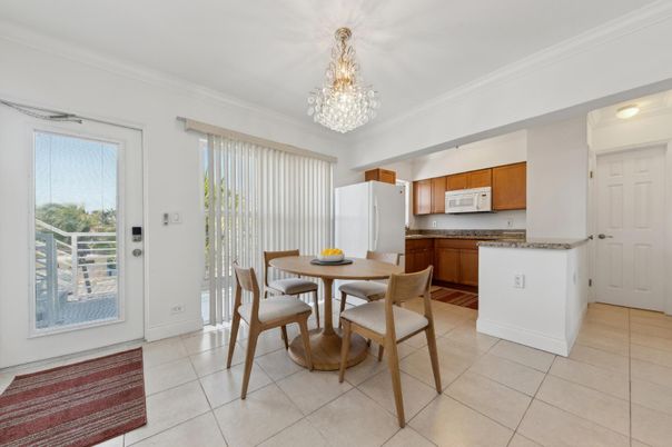Chandelier, Dining room, Interior, Kitchen