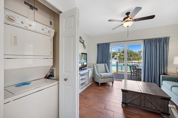 Interior, Utility Closets, Washer, Wood Texture Flooring
