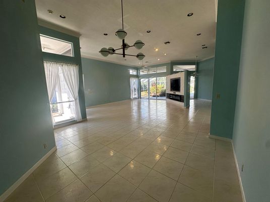 Empty room, Interior, Pendant Lights, Recessed Lighting