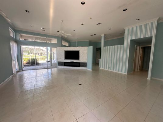 Empty room, Interior, Recessed Lighting