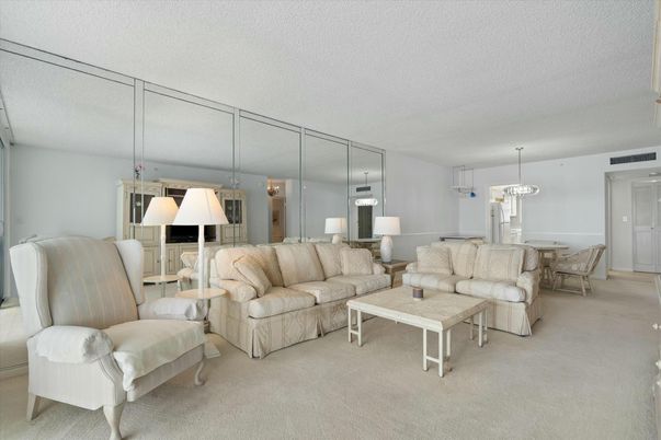 Dining room, Interior, Living room, Pendant Lights