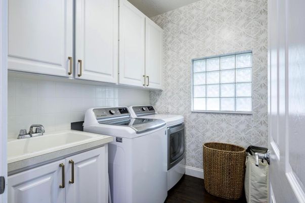 Interior, Washer, Wood Texture Flooring