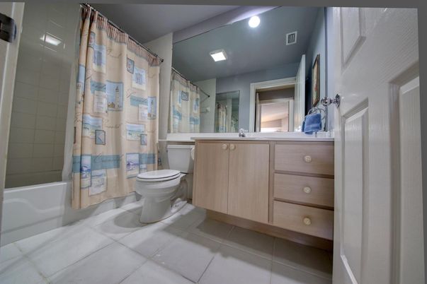 Bathroom, Interior, Recessed Lighting