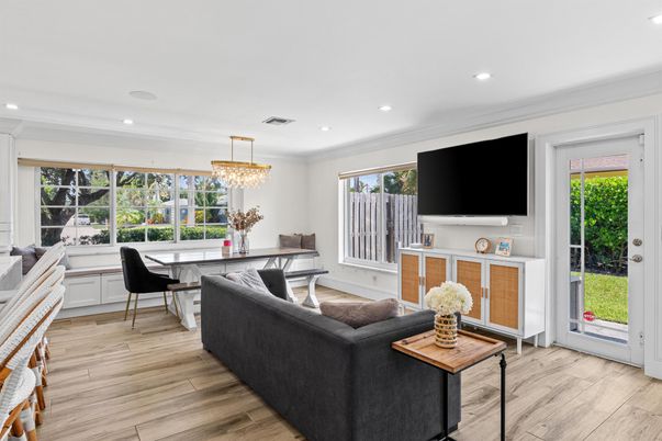 Chandelier, Dining room, Interior, Living room, Recessed Lighting, Wood Texture Flooring