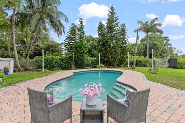 Exterior, Pool