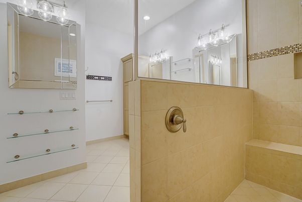 Bathroom, Interior, Recessed Lighting