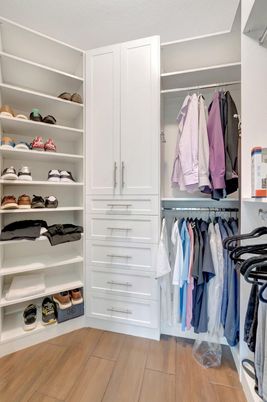 Interior, Walk-in Closets, Wood Texture Flooring