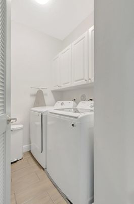 Interior, Washer, Wood Texture Flooring