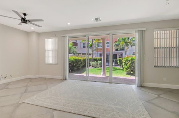 Empty room, Interior, Recessed Lighting