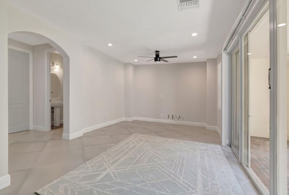 Empty room, Interior, Recessed Lighting