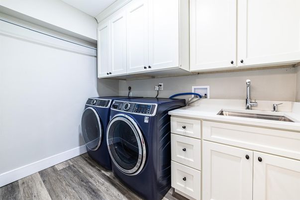 Interior, Washer, Wood Texture Flooring