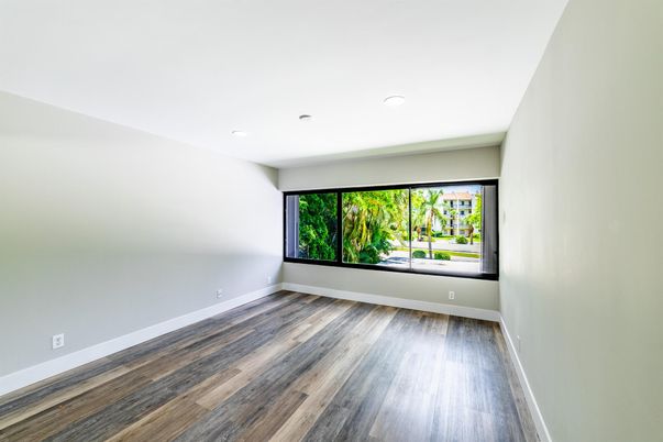 Empty room, Interior, Recessed Lighting, Wood Texture Flooring
