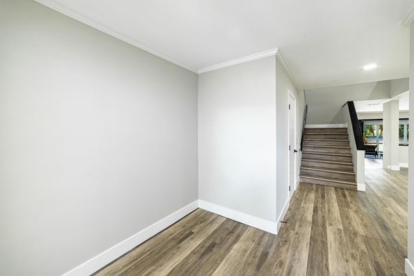 Empty room, Interior, Recessed Lighting, Wood Texture Flooring