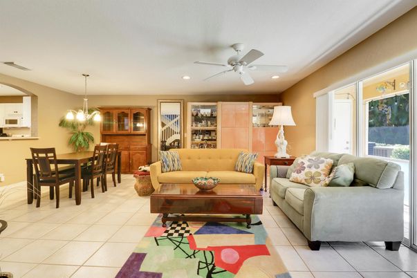 Dining room, Interior, Living room, Pendant Lights, Recessed Lighting