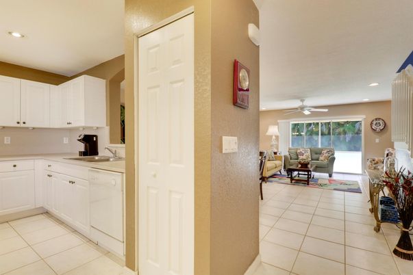 Interior, Kitchen, Living room, Recessed Lighting
