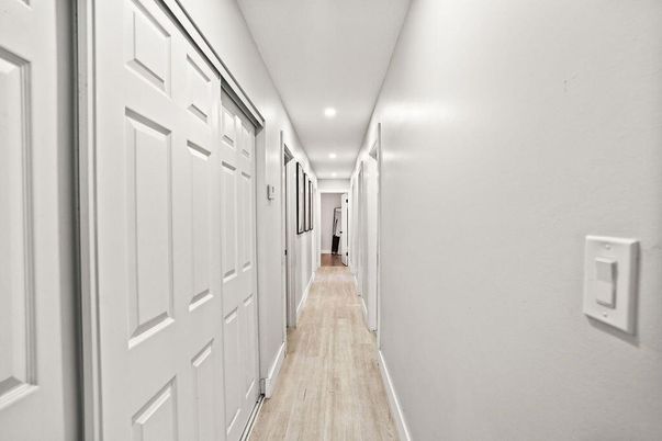 Interior, Recessed Lighting, Wood Texture Flooring