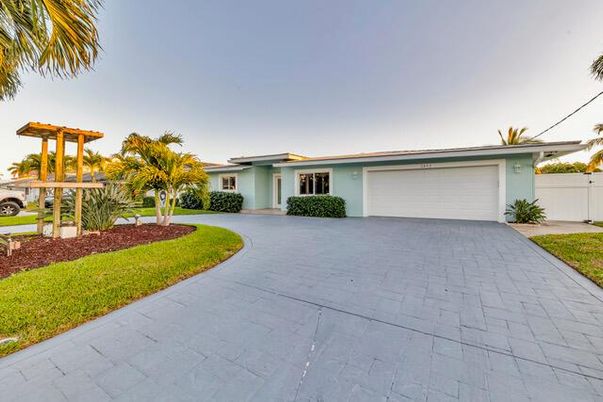 Attached, Backyard, Exterior, Facade, Ranch