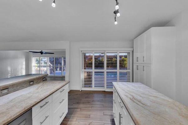 Interior, Pendant Lights, Wood Texture Flooring