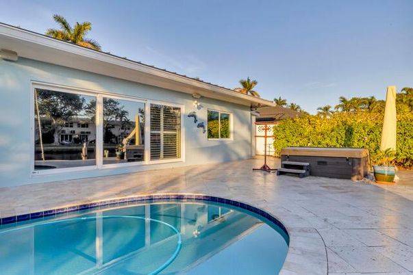Exterior, Hot Tub, Pool