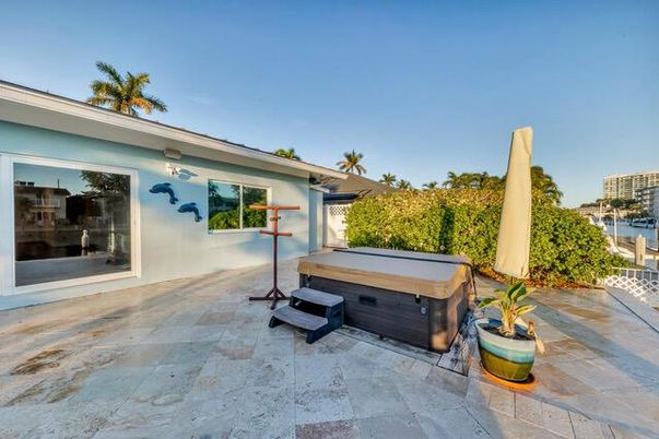 Exterior, Hot Tub