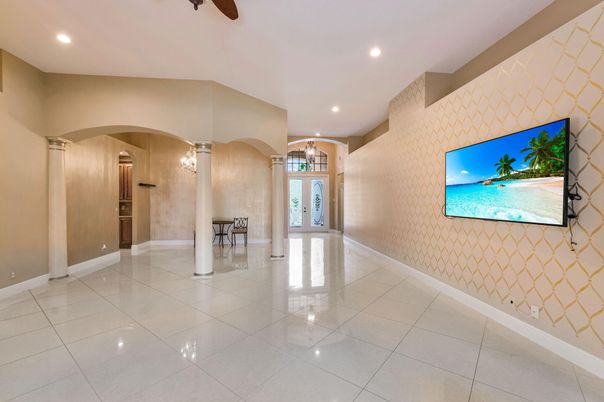 Empty room, Interior, Recessed Lighting