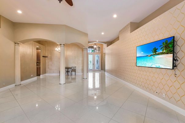 Empty room, Interior, Recessed Lighting