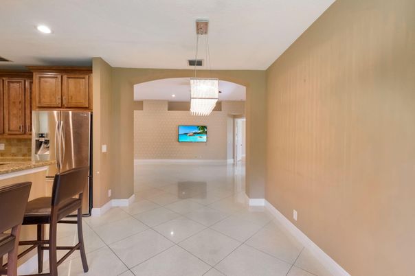 Chandelier, Interior, Kitchen, Recessed Lighting, Stainless Steel Appliances
