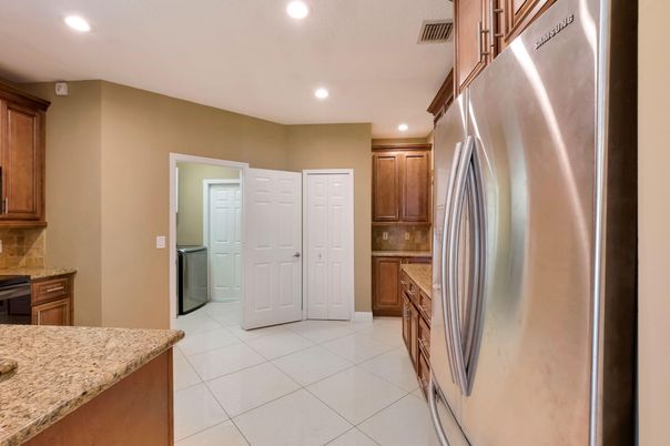 Interior, Kitchen, Recessed Lighting, Washer