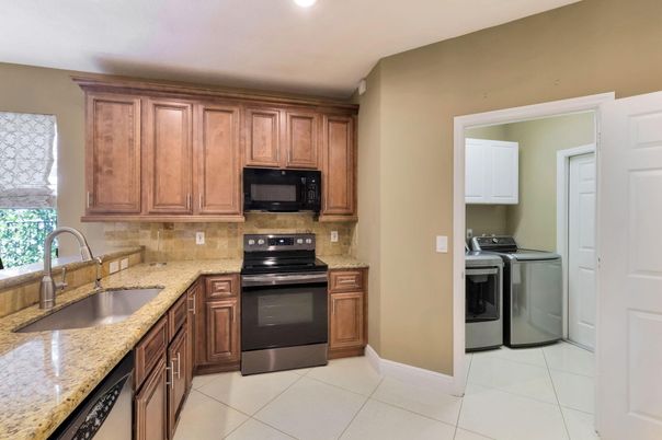 Interior, Kitchen, Recessed Lighting, Washer