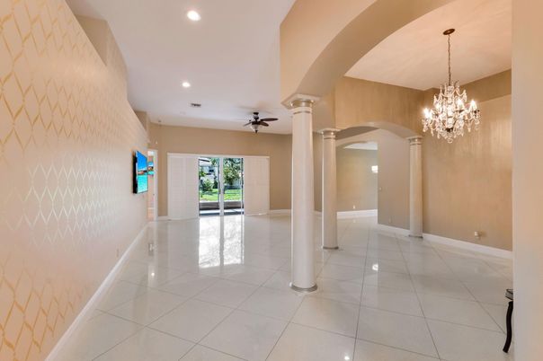 Chandelier, Empty room, Interior, Recessed Lighting