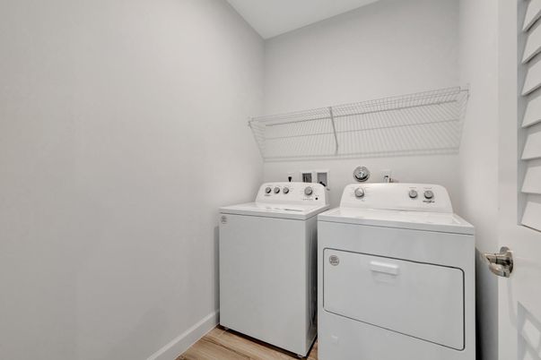 Interior, Utility Closets, Washer, Wood Texture Flooring