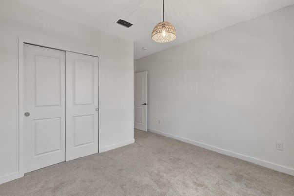 Empty room, Interior, Pendant Lights