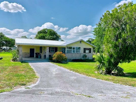 Backyard, Exterior, Facade, Ranch