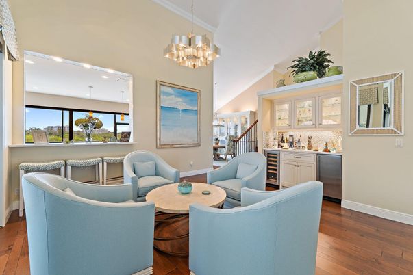 Chandelier, Interior, Kitchen, Living room, Pendant Lights, Recessed Lighting, Wood Texture Flooring