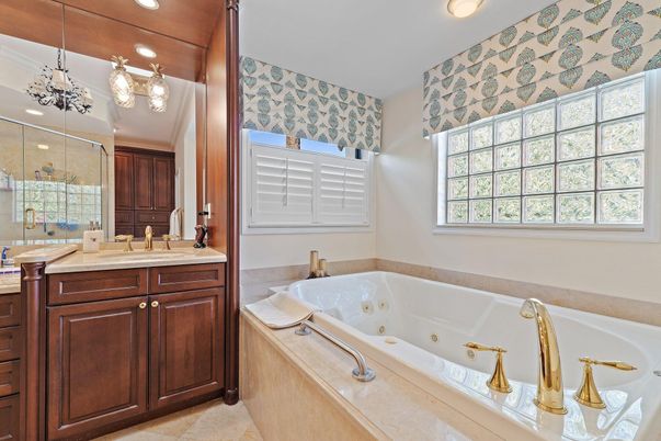 Bathroom, Glass Shower, Interior, Pendant Lights, Recessed Lighting