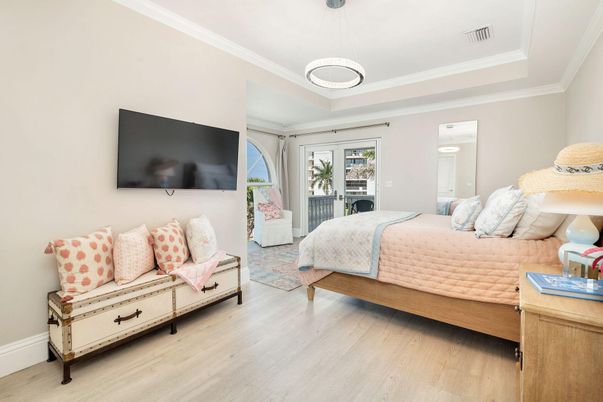 Bedroom, Interior, Pendant Lights, Wood Texture Flooring