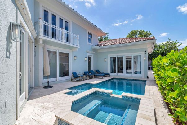 Exterior, Pool