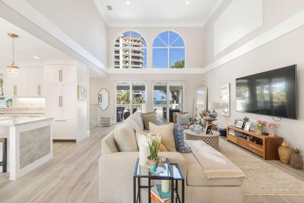 Interior, Kitchen, Living room, Pendant Lights, Recessed Lighting, Wood Texture Flooring