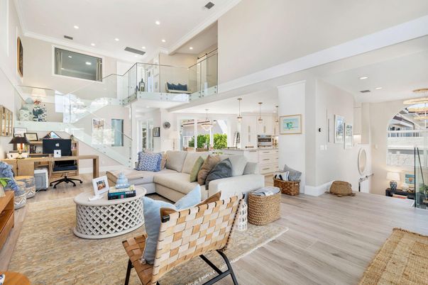 Interior, Living room, Pendant Lights, Recessed Lighting, Wood Texture Flooring