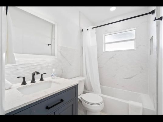 Bathroom, Interior, Recessed Lighting