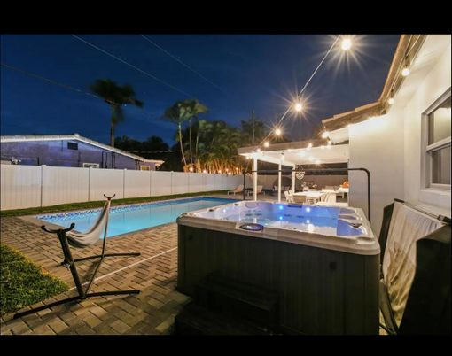 Exterior, Hot Tub, Pool