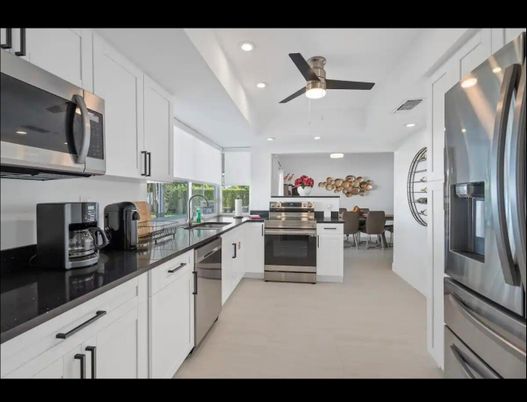 Dining room, Interior, Kitchen, Recessed Lighting, Stainless Steel Appliances