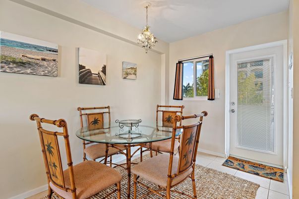 Chandelier, Dining room, Interior