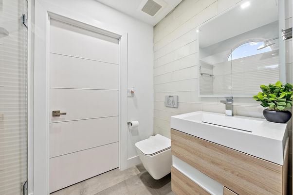 Bathroom, Interior, Recessed Lighting