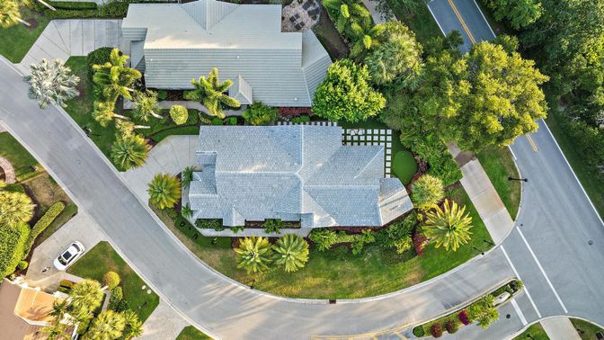 Exterior, Drone