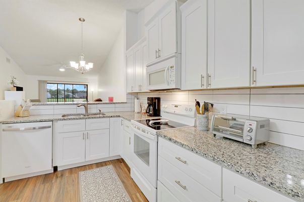 Interior, Kitchen, Pendant Lights, Wood Texture Flooring