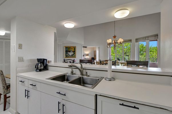 Chandelier, Interior, Kitchen