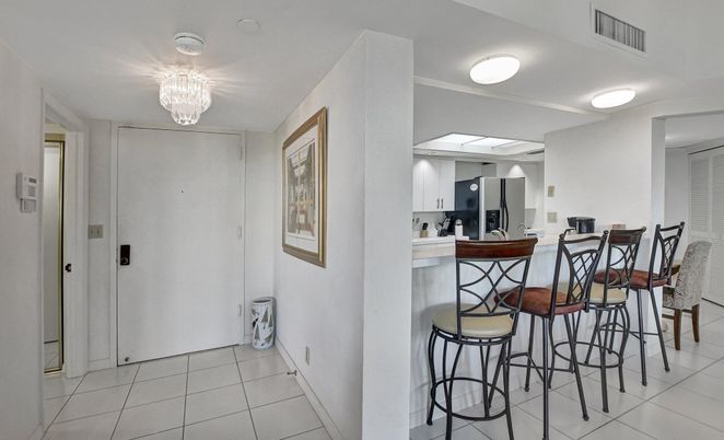 Chandelier, Dining room, Interior, Kitchen